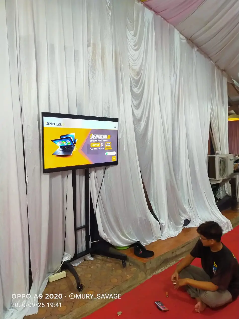 Sewa TV Plus Standing Daerah Jakarta dan Sekitarnya Sewa TV Plus Standing Daerah Jakarta dan Sekitarnya