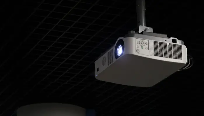 Infocus dan proyektor